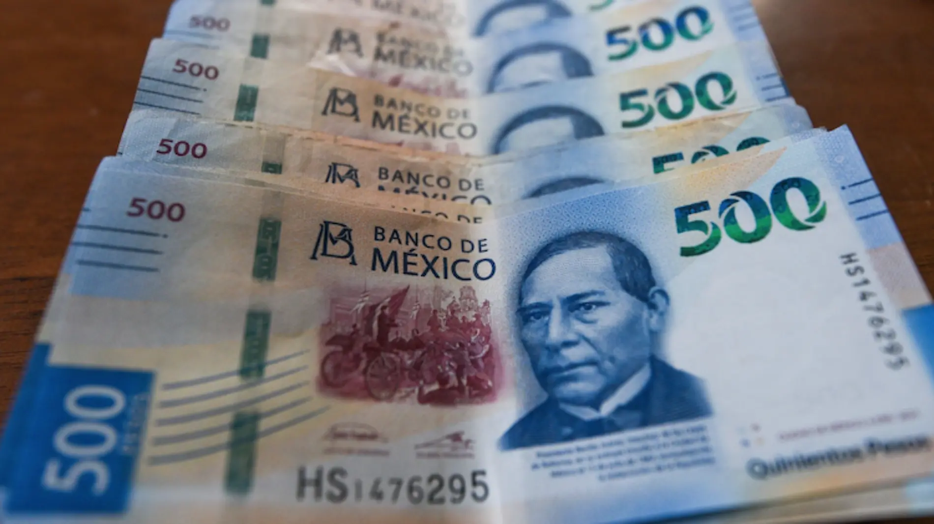 Peso retrocede frente al dólar tras dato de inflación en EU